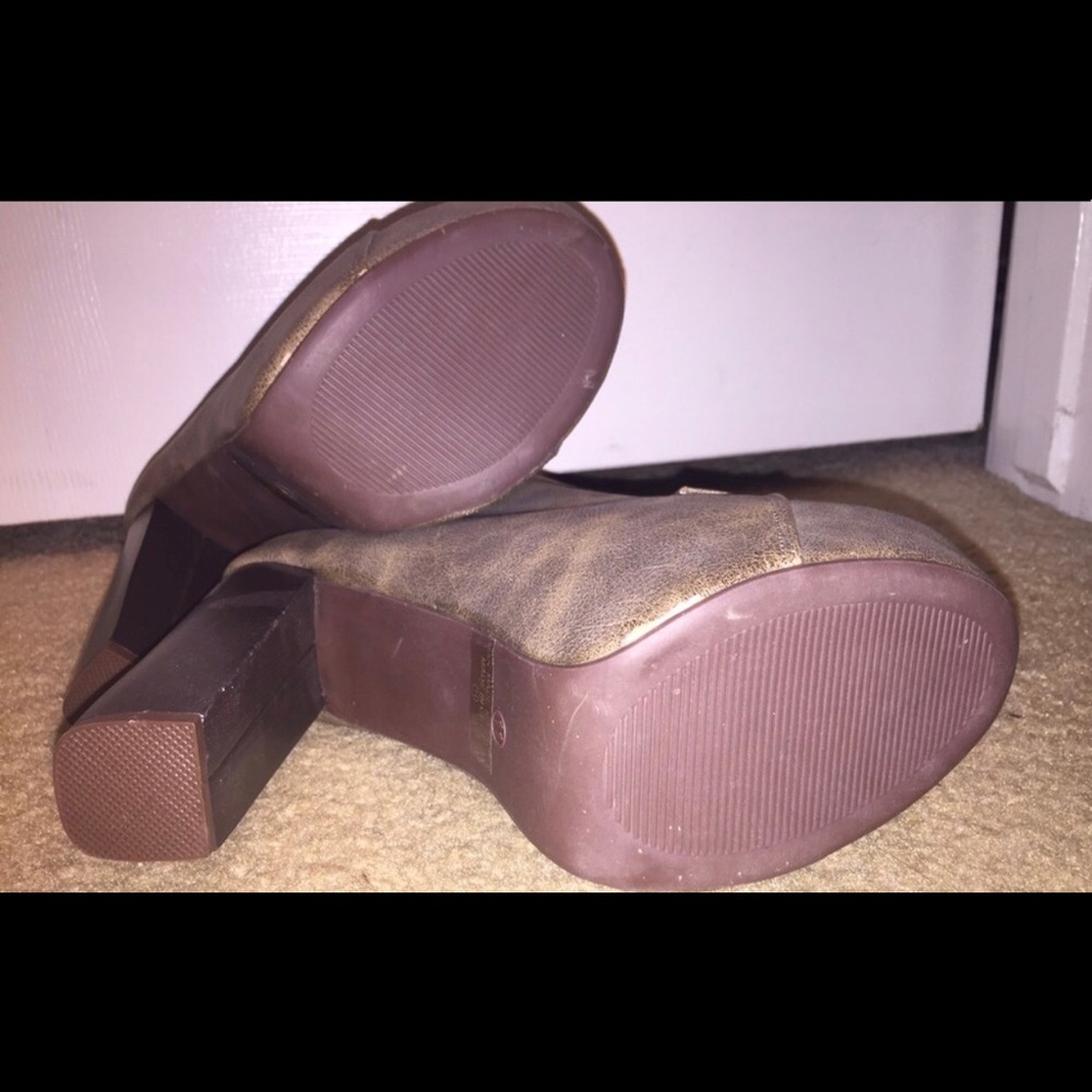 Boots - Picture 4 of 4